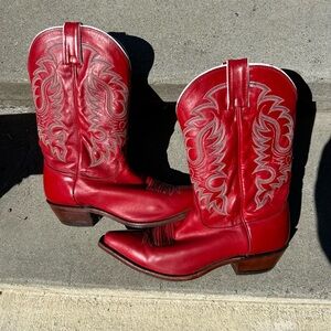 Nocona cowboy boots bright red women’s size 11B Good used condition